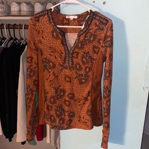 DR2 Cozy Burnt Orange Women’s Fall V-Neck Sweater